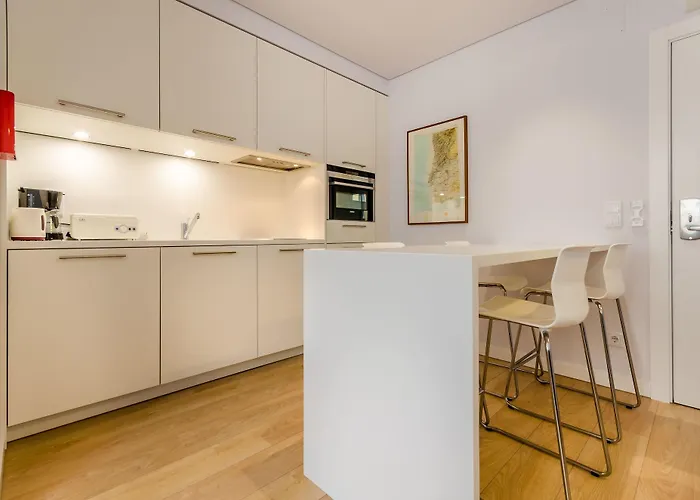 Serviced - Liberdade 4*